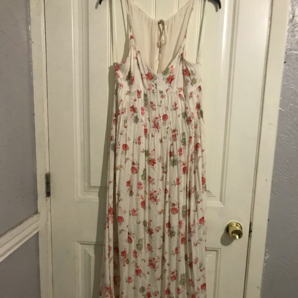 Dress - Picture 7 of 8